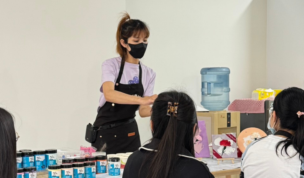 家庭日｜康乃馨肌理畫體驗🖌️